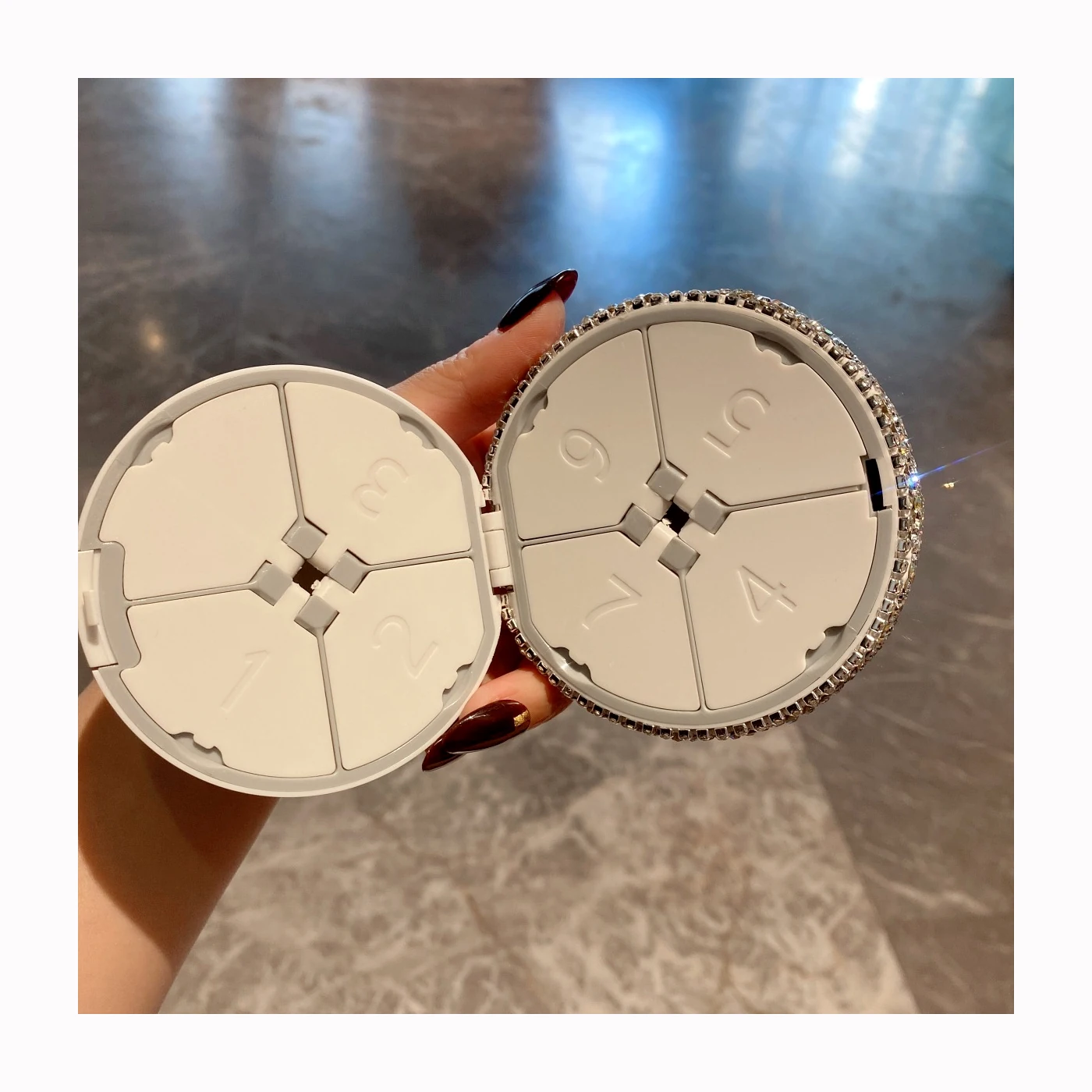 Round Weekly Crystal Pill Organizer